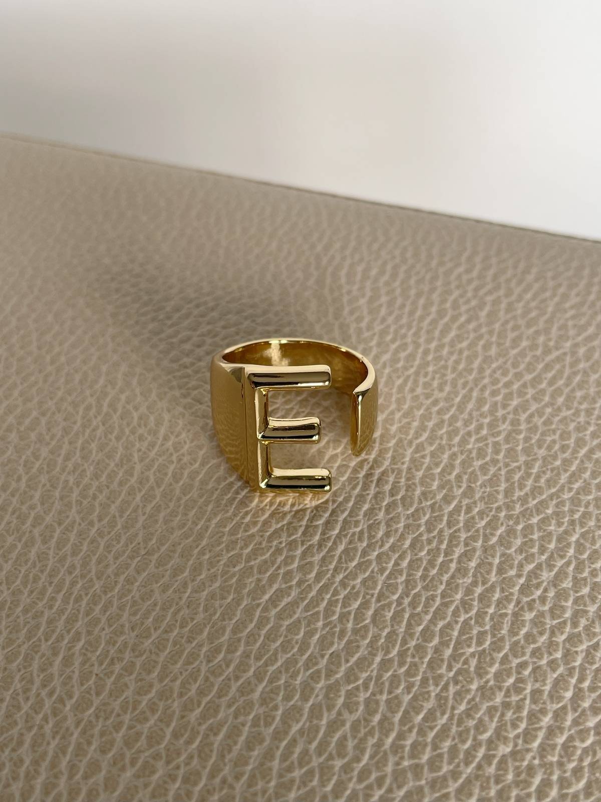 IMG_2204 Özel Seri Kalın E Harfli Gold Yüzük