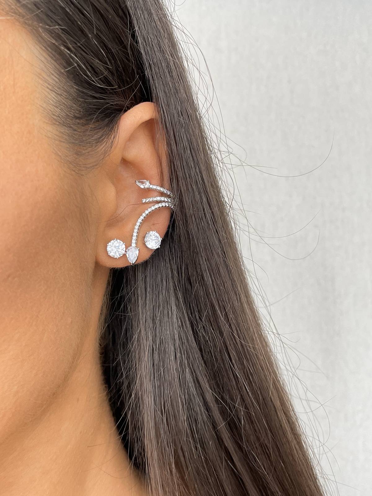 IMG_2761 Özel Seri Zirkon Taşlı Damla Tasarım Küpe