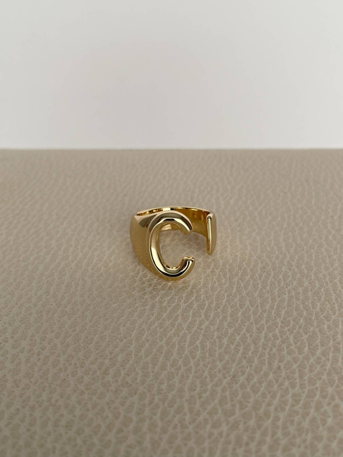 IMG_5148 Özel Seri Kalın C Harfli Gold Yüzük