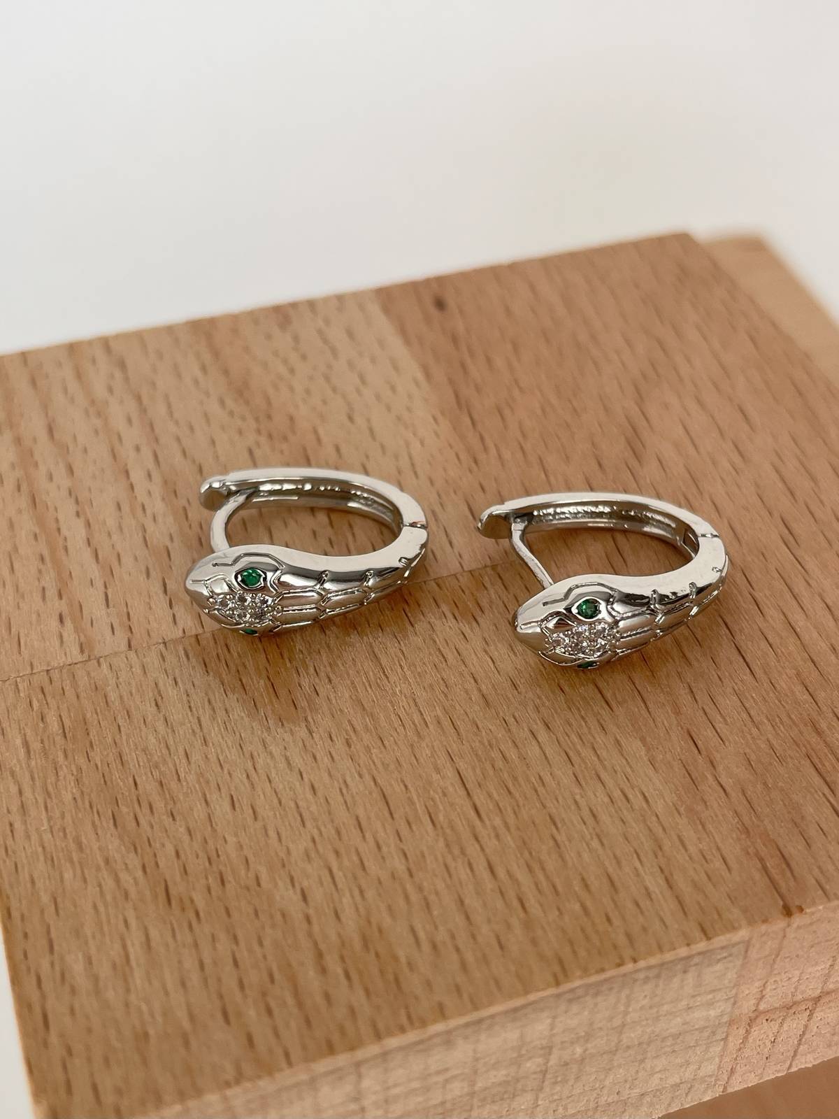 1689094631-64ad89e7d904263113.jpg Özel Seri Yılan Tasarım Halka Küpe