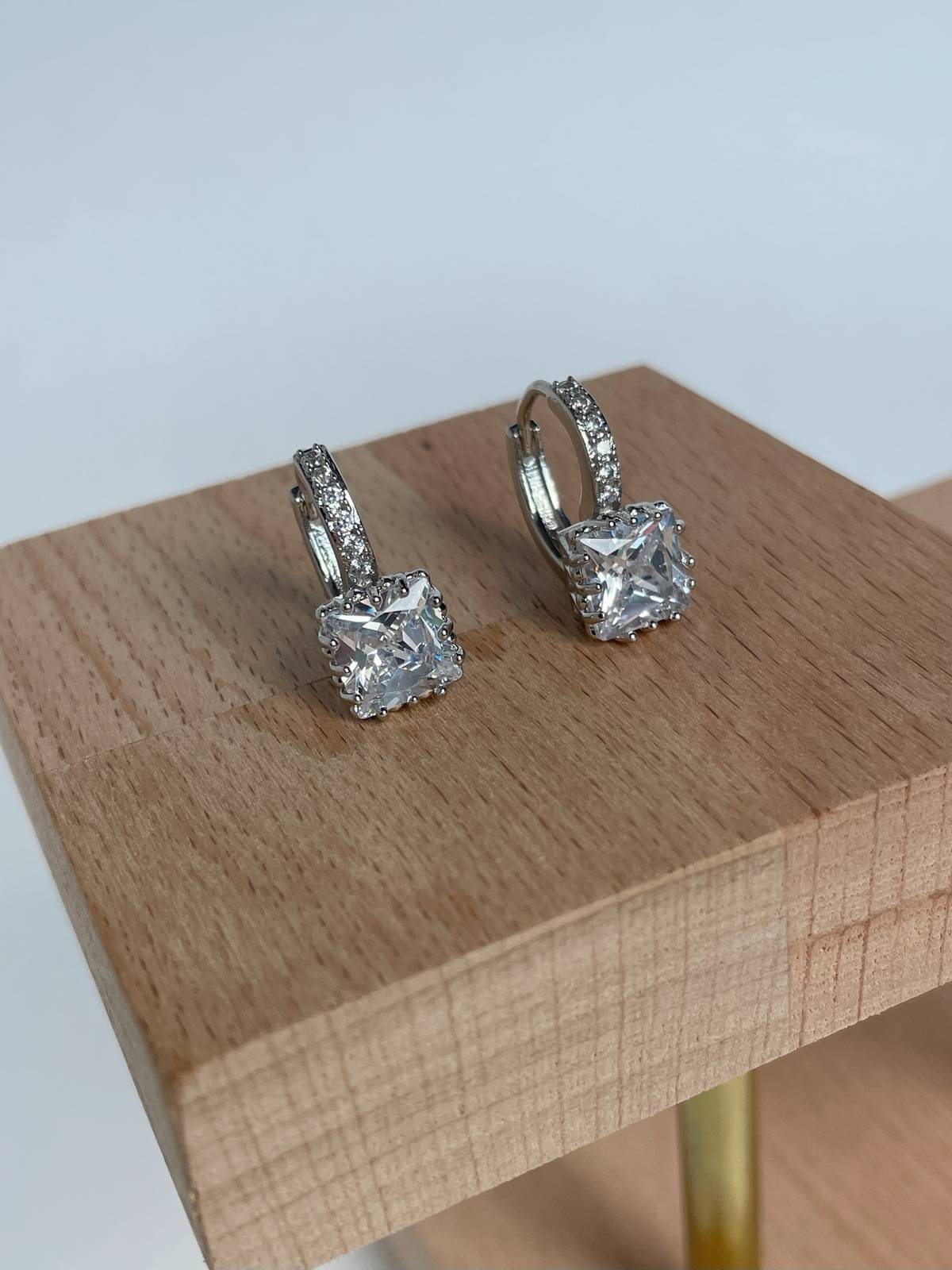 1689094640-64ad89f0c318967429.jpg Özel Seri Baget ve Zirkon Taşlı Sallantılı Küpe