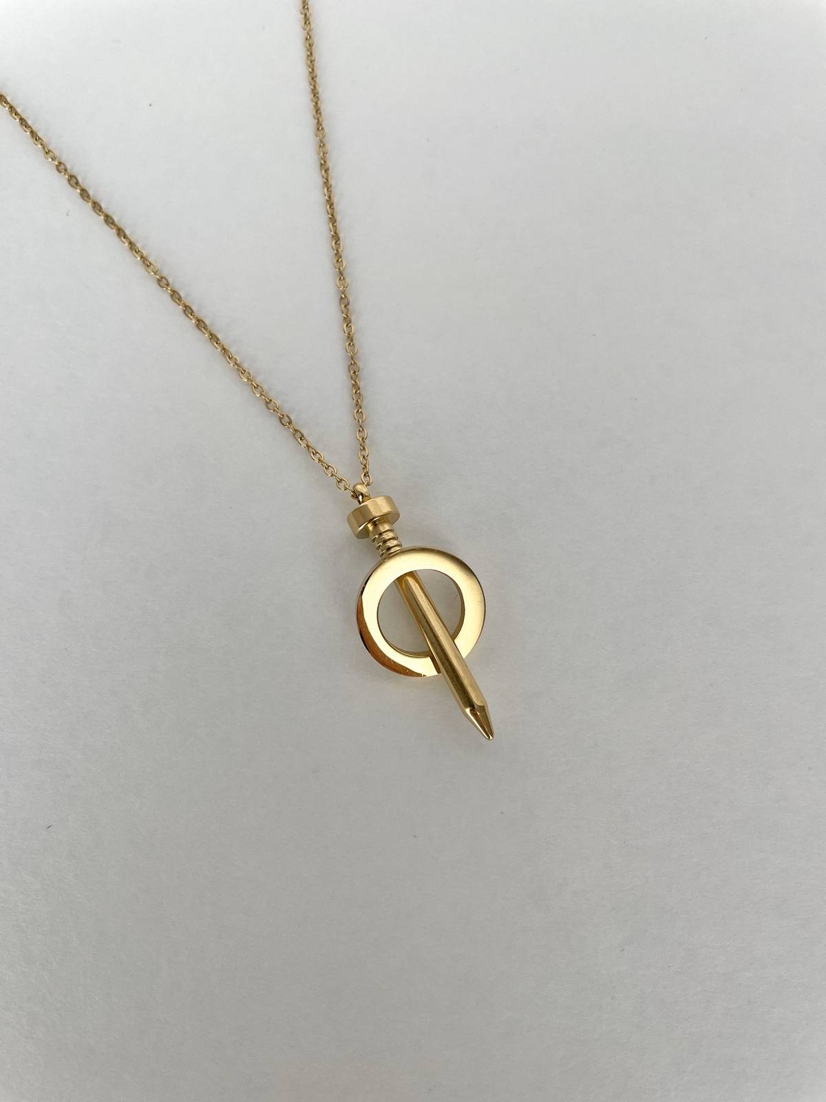 1691606129-64d3dc716fac534912.jpg Çelik Çivi Tasarım Gold Kolye