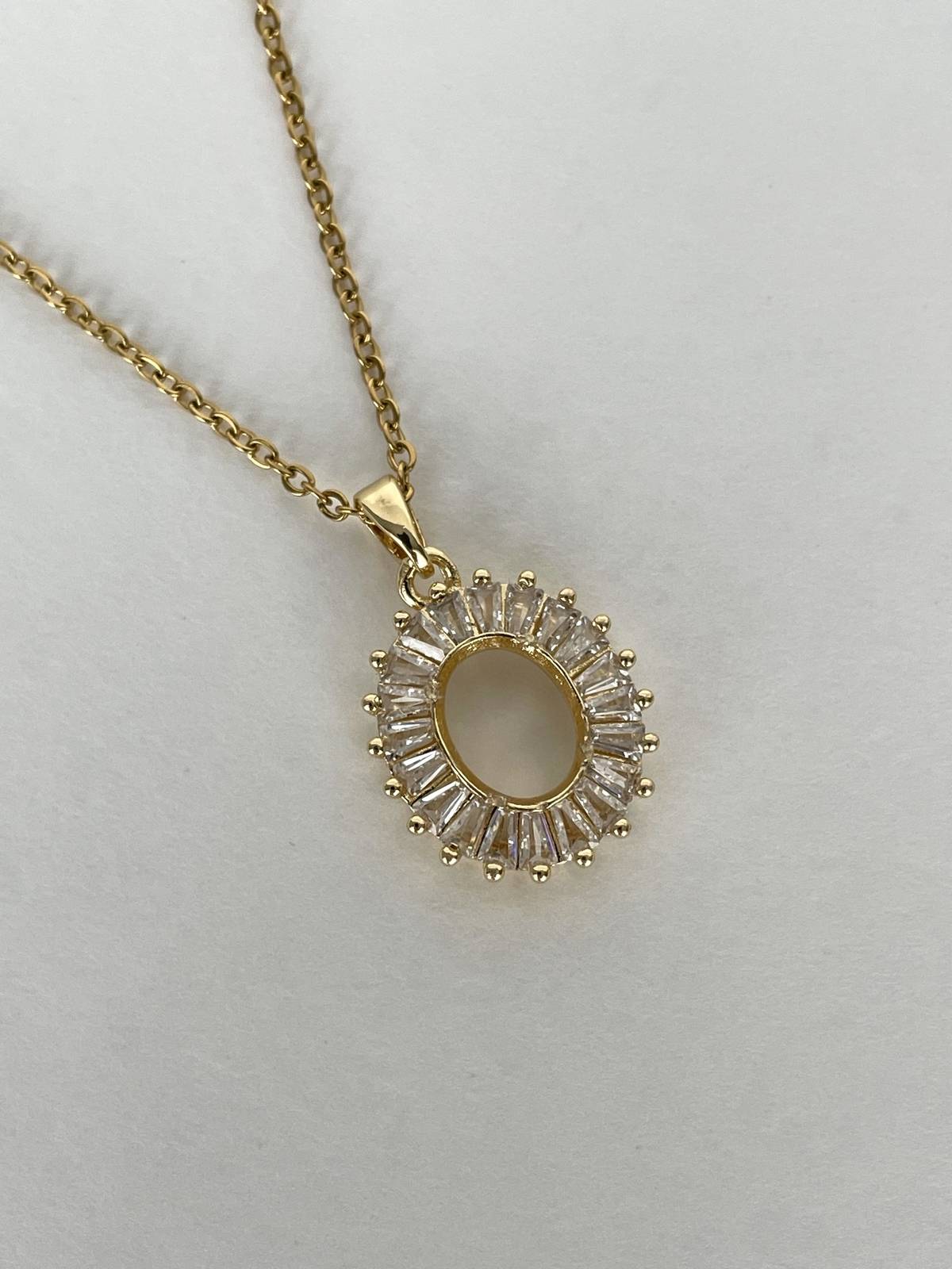 1691606763-64d3deeb7913d51199.jpg Çelik Baget Taşlı Oval Tasarım Kolye