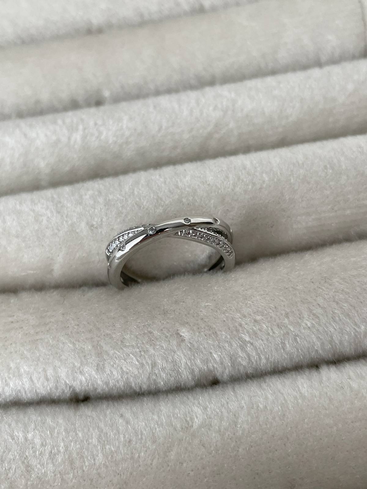 1691608663-64d3e657139b192023.jpg Özel Seri Zikzak Tasarım Zirkon Taşlı Yüzük