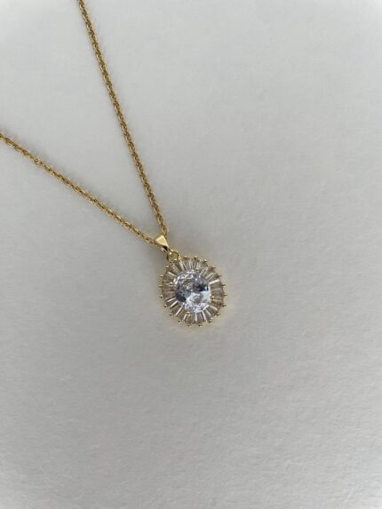 Çelik Baget ve Tek Taş Oval Tasarım Kolye