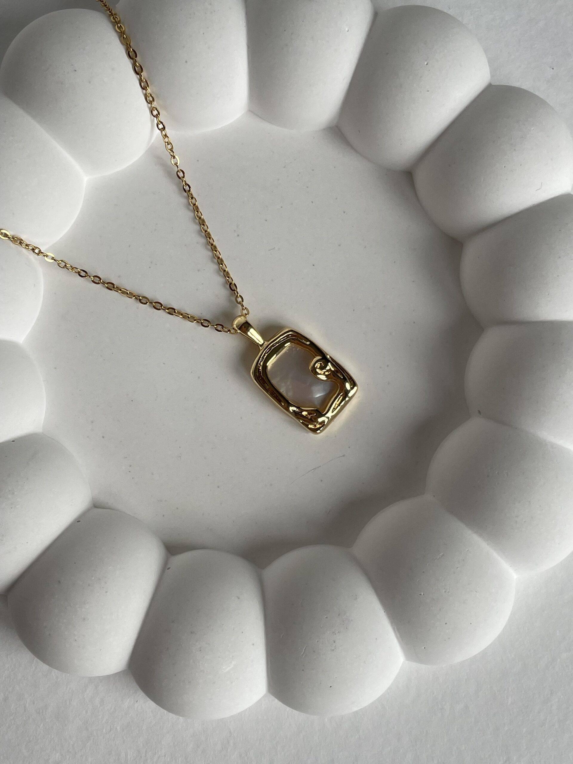 img_5900 Çelik Sedefli Dikdörtgen Tasarım Kolye