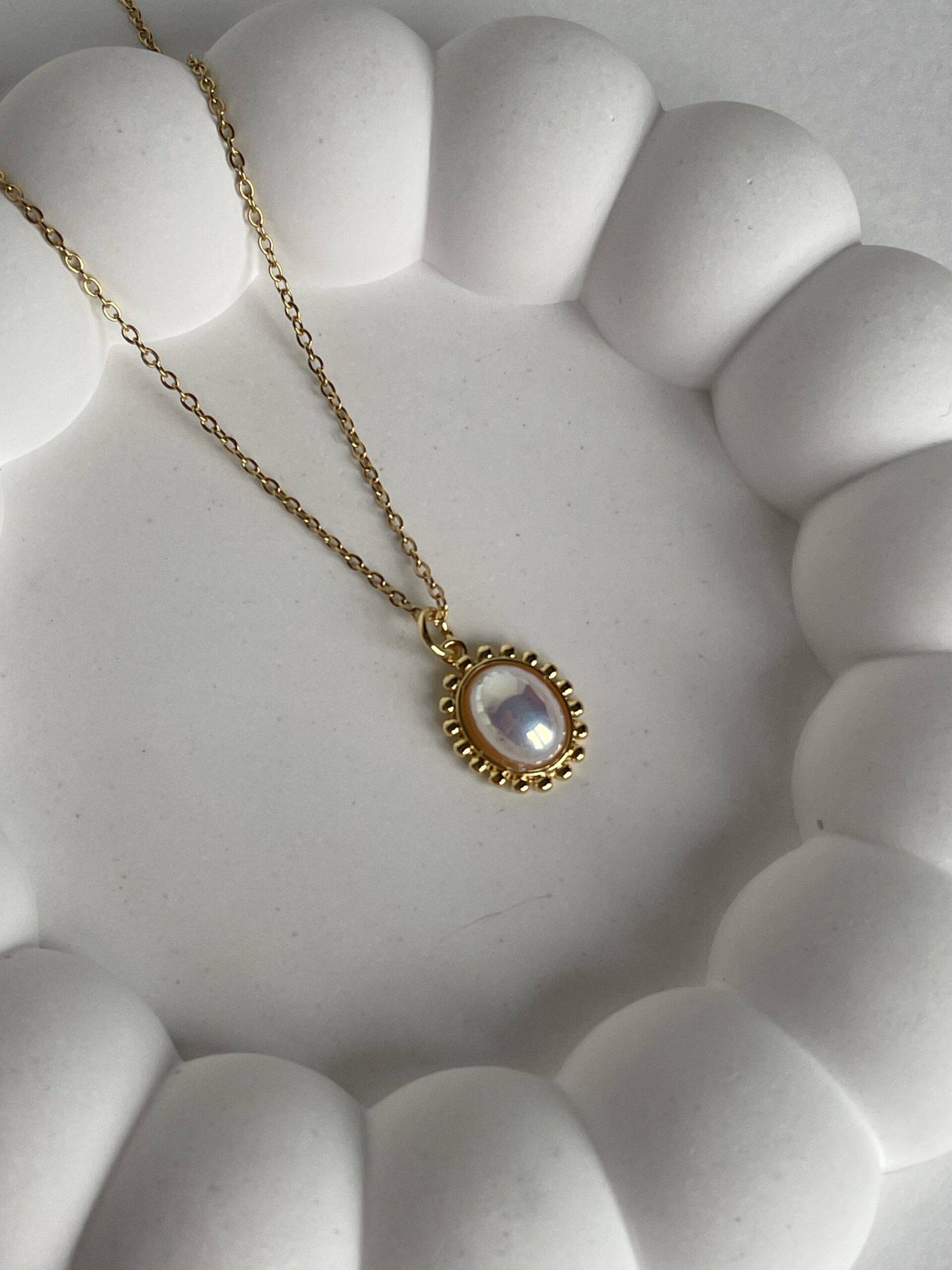 img_5936 Çelik Oval Tasarım İnci Taş Kolye