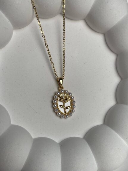 Çelik Papatya Tasarım İncili Oval Kolye