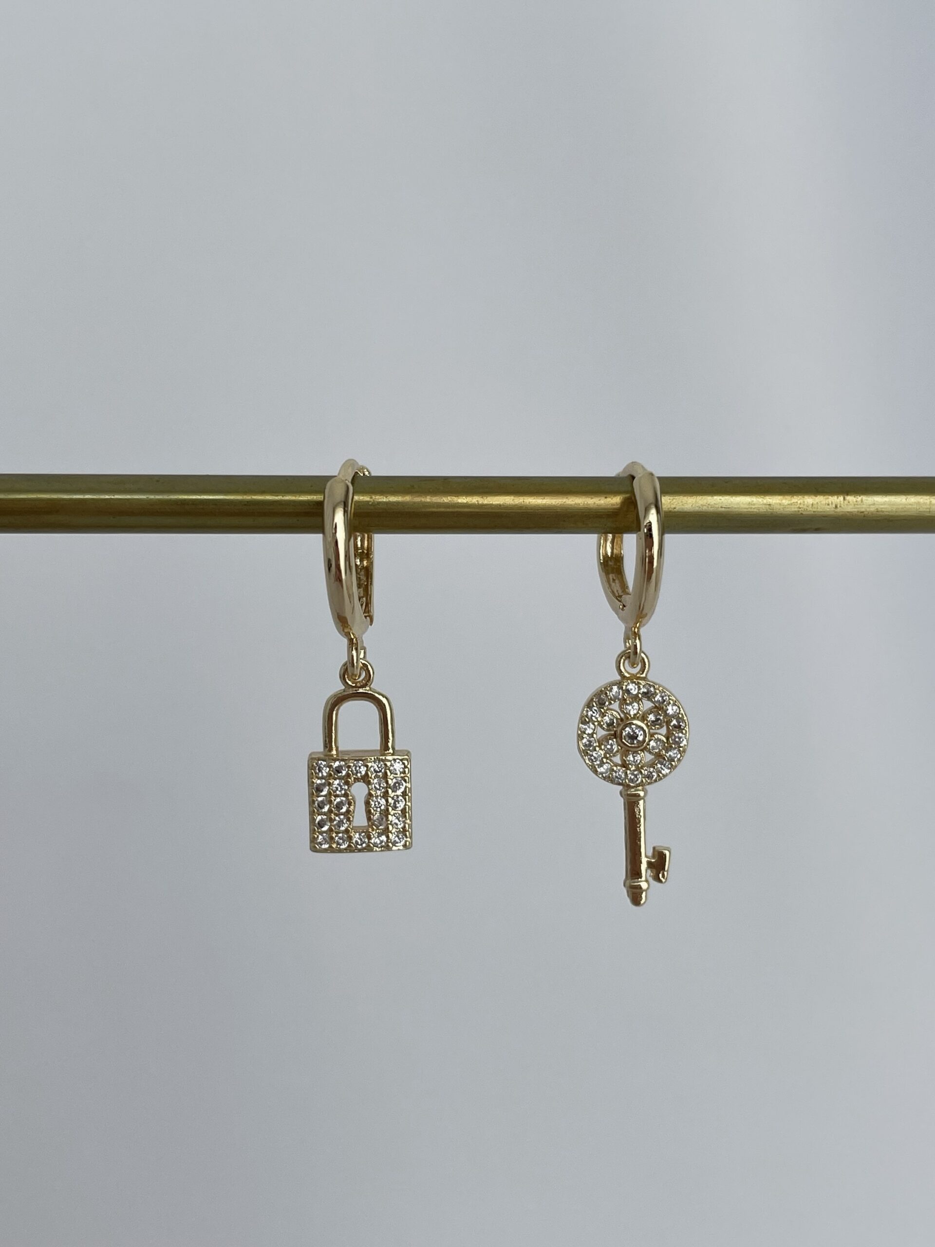 img_7392 Özel Seri Anahtar Kilit Tasarım Gold Küpe