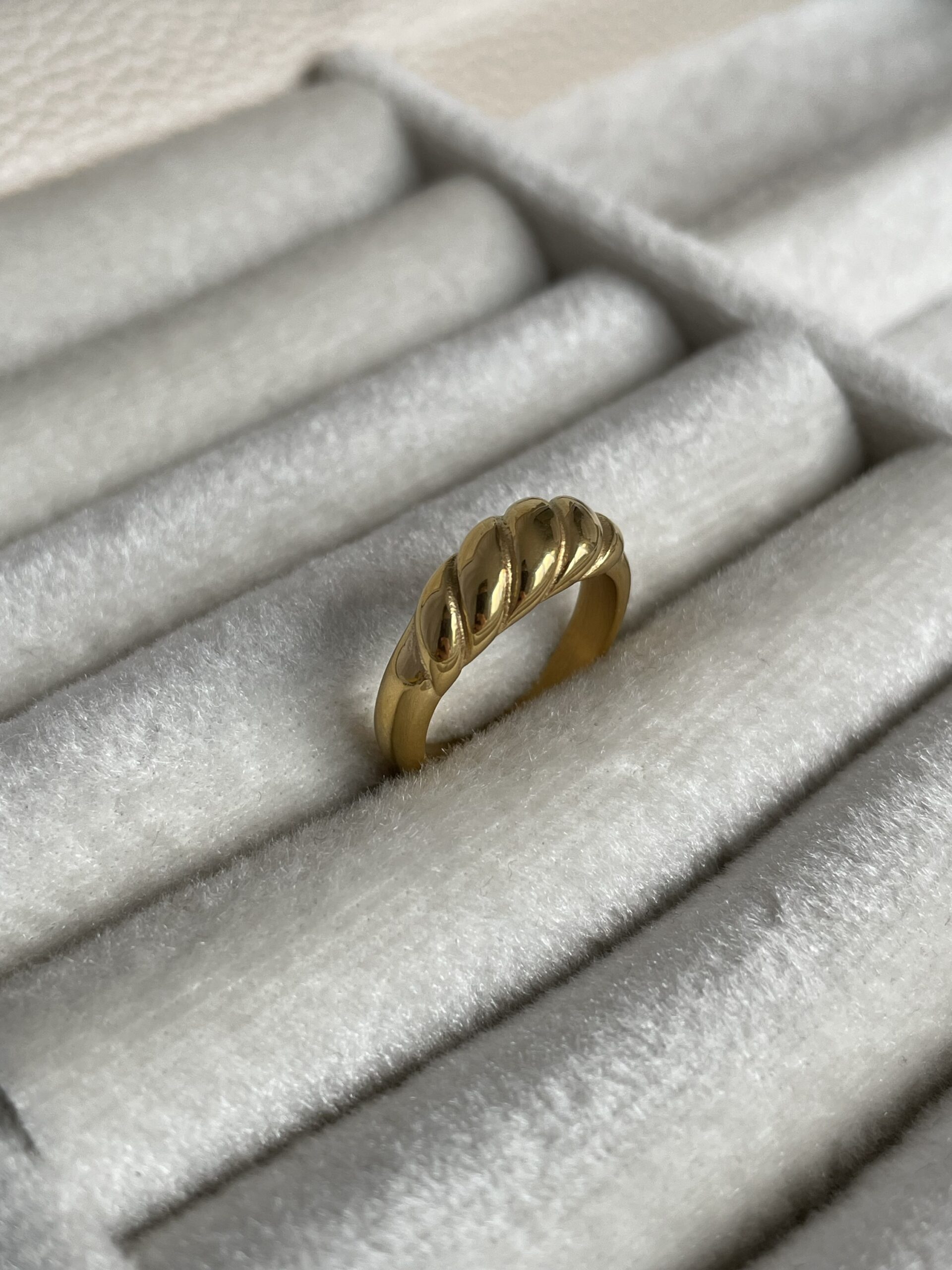 img_8416 Çelik Burgu Desen Gold Yüzük