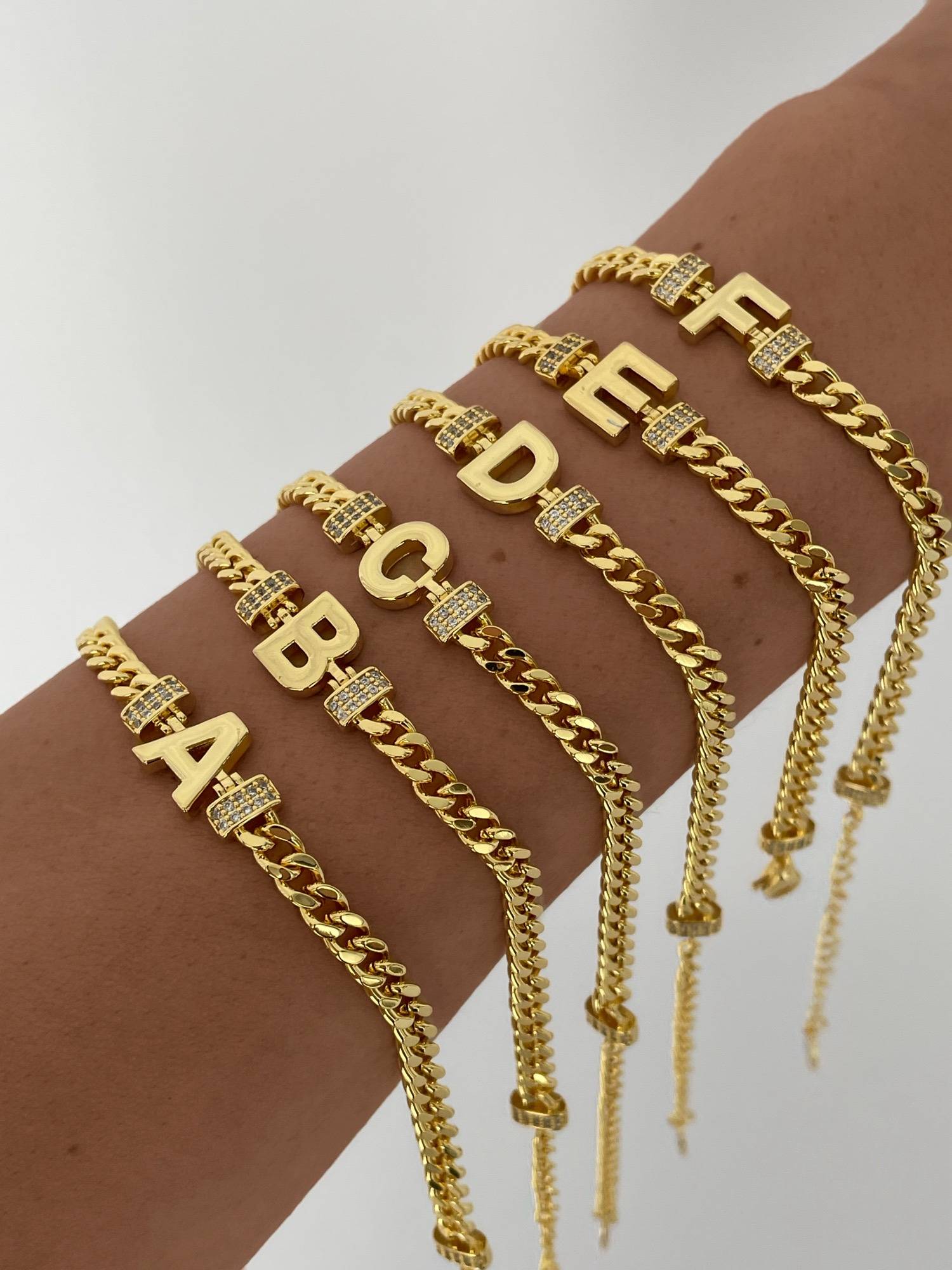 img_9388 Özel Seri S Harf Zirkon Taşlı Gold Bileklik