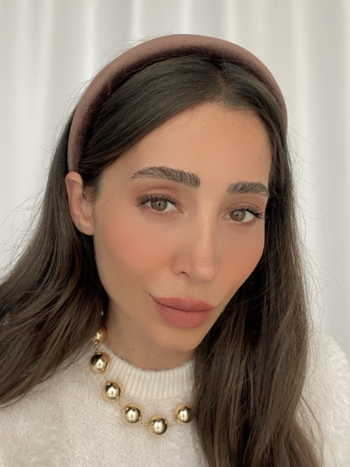 32ca2990-27f2-48cc-befd-117247e63382 Kahverengi Kadife Taç