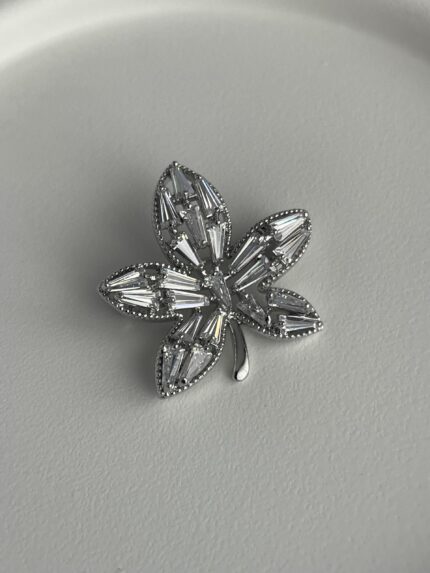 Özel Seri Zirkon Taşlı Yaprak Desen Gümüş Broş