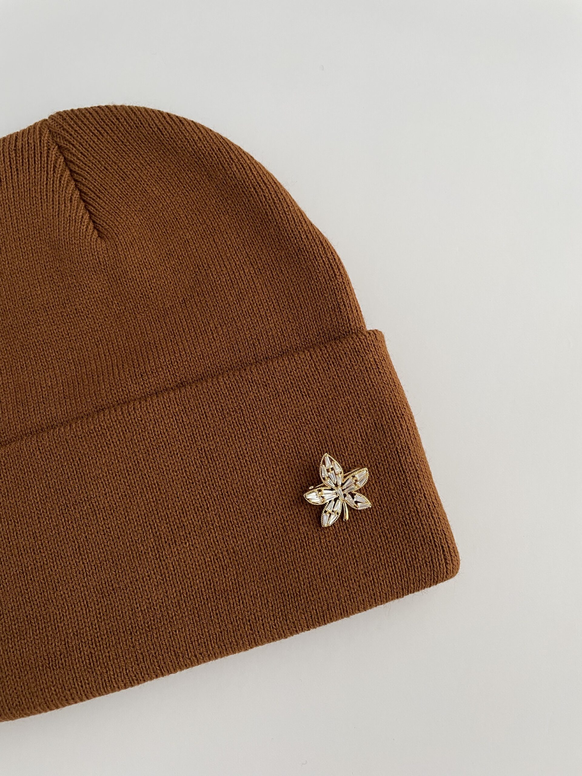 img_0704 Yaprak Desen Broşlu Kiremit Rengi Bere