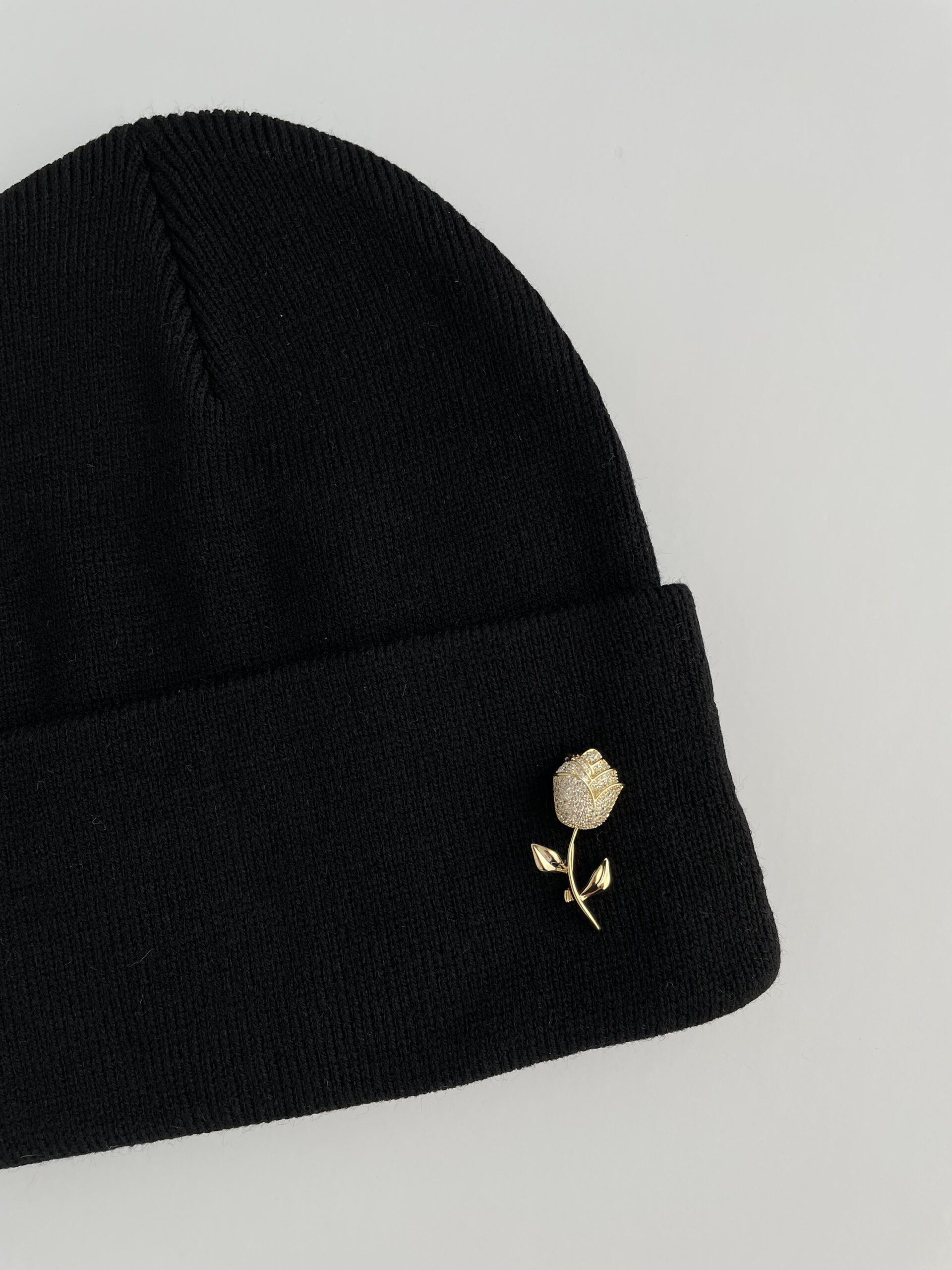 img_0728 Gül Desen Broşlu Siyah Bere