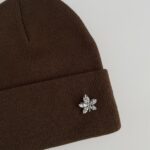 Yaprak Desen Broşlu Kahverengi Bere