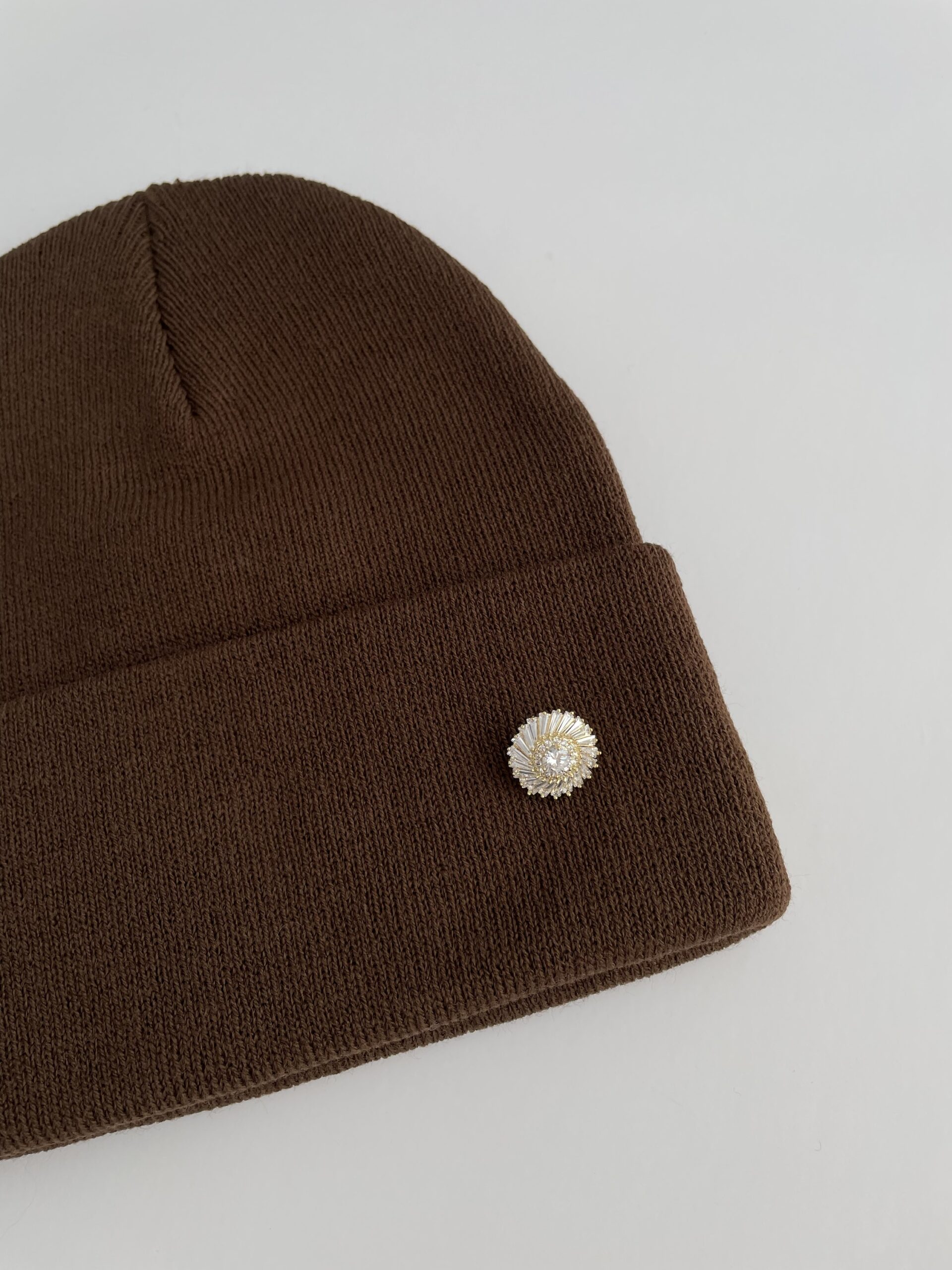 img_0790 Geometrik Desen Broşlu Kahverengi Bere