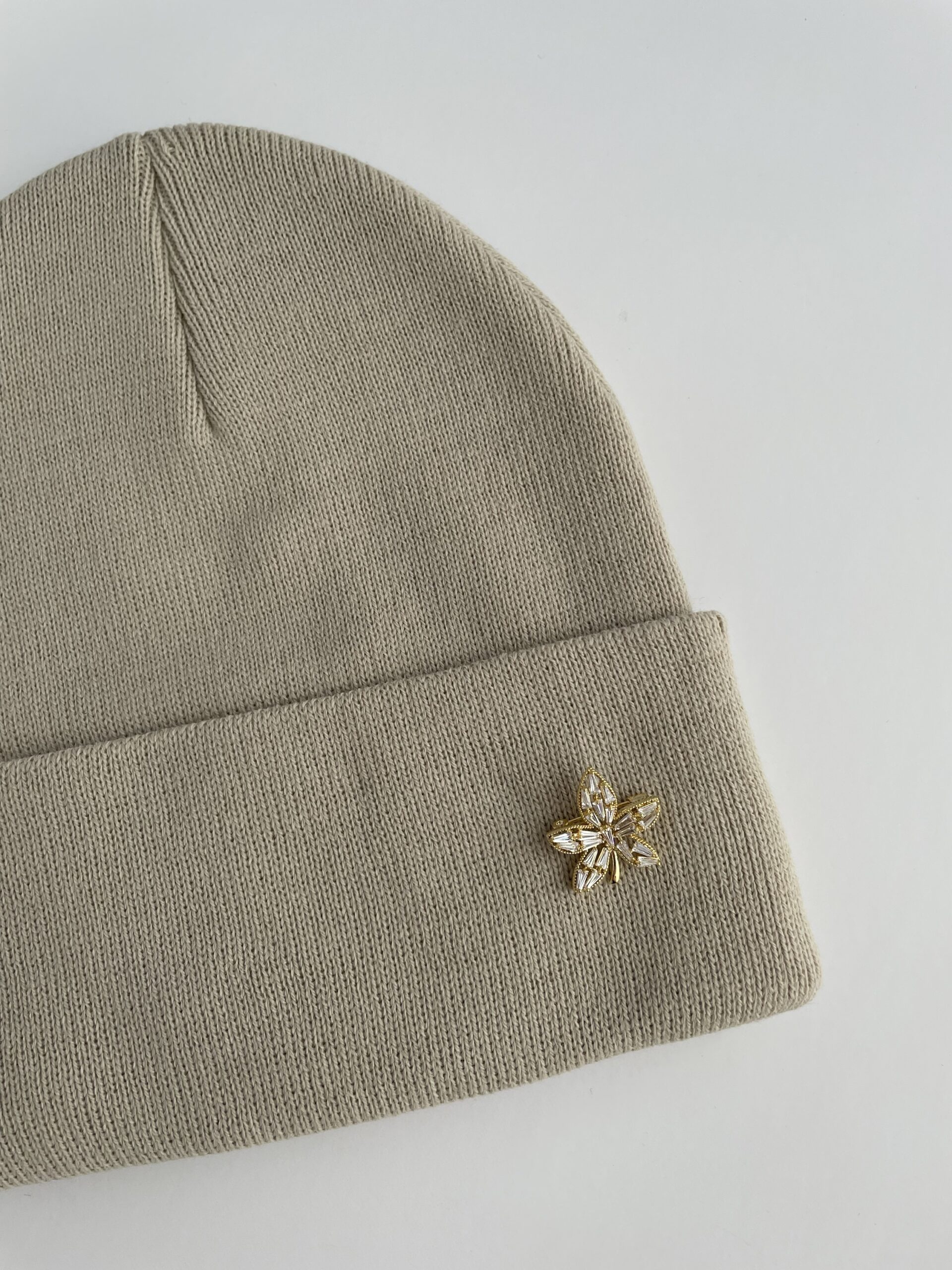 img_0817 Yaprak Desen Broşlu Bej Rengi Bere