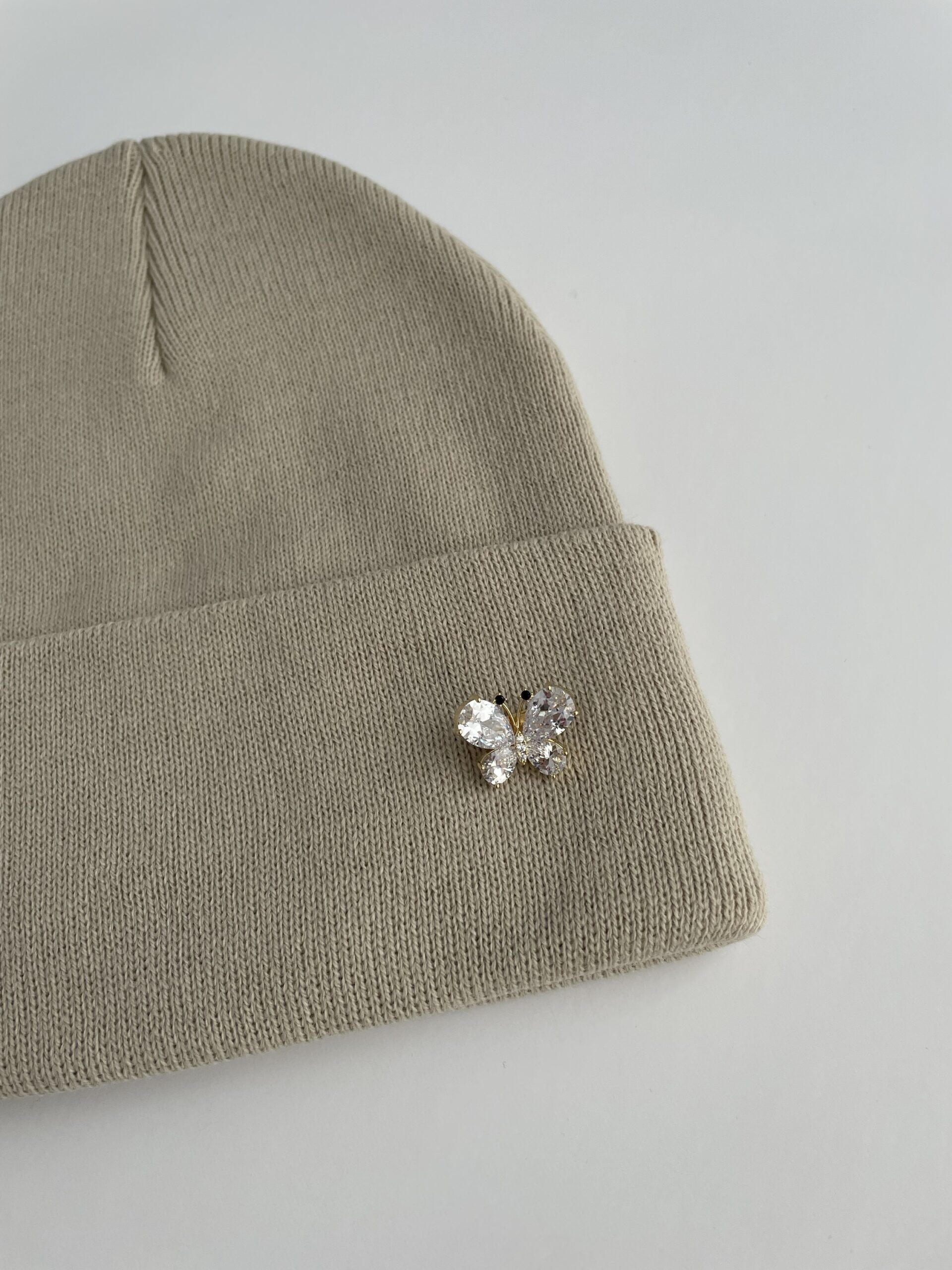 img_0820 Kelebek Desen Broşlu Bej Rengi Bere