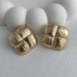 Özel Seri Kare Tasarım Gold Küpe