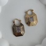 Özel Seri Baget Taşlı Geometrik Desen Gold Küpe