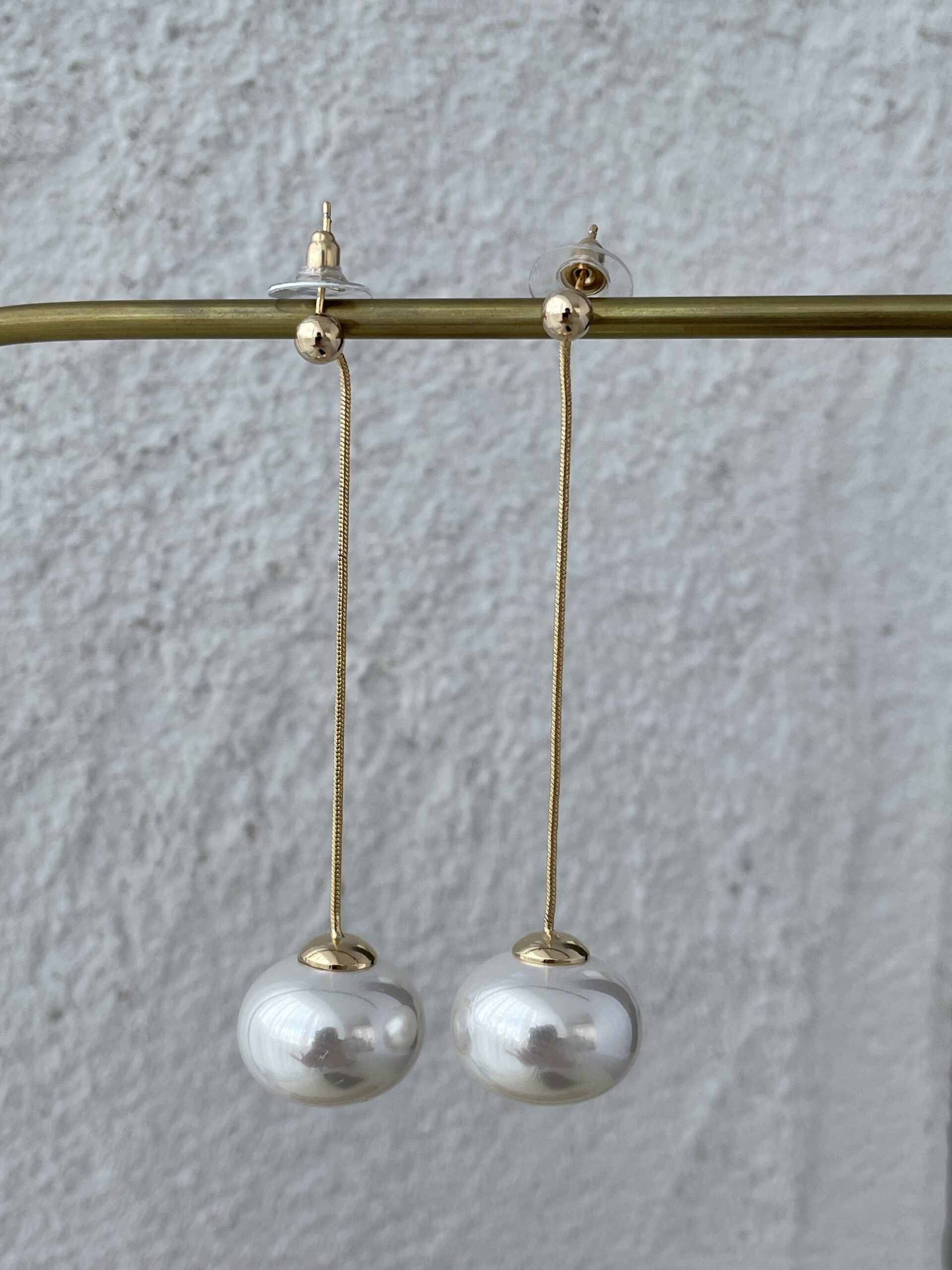 img_2930 Özel Seri Sallantılı Uzun Gold İnci Küpe