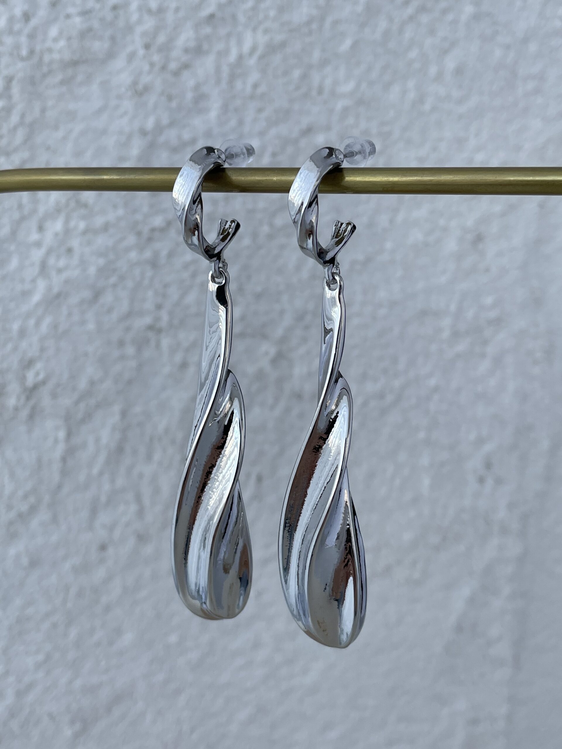 img_2986 Özel Seri Burgu Desen Büyük Sallantılı Gümüş Küpe