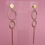 In Love Seri Geometrik Desen Sallantılı Gold Küpe