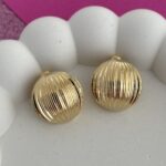 In Love Seri Tırtık Model Yuvarlak Gold Küpe