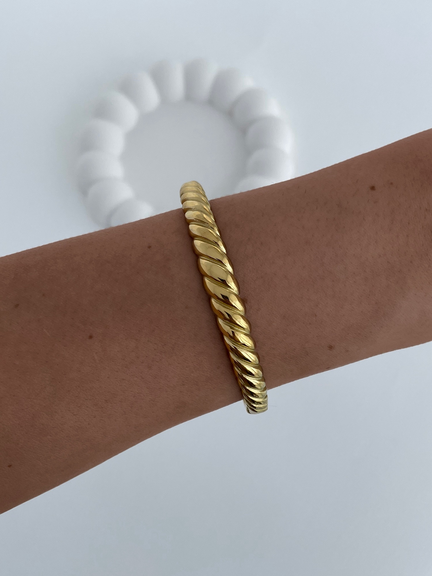 img_4221 Çelik Burgu Desen Gold Kelepçe Bileklik