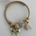 Çelik Charm Detaylı Gold Bileklik