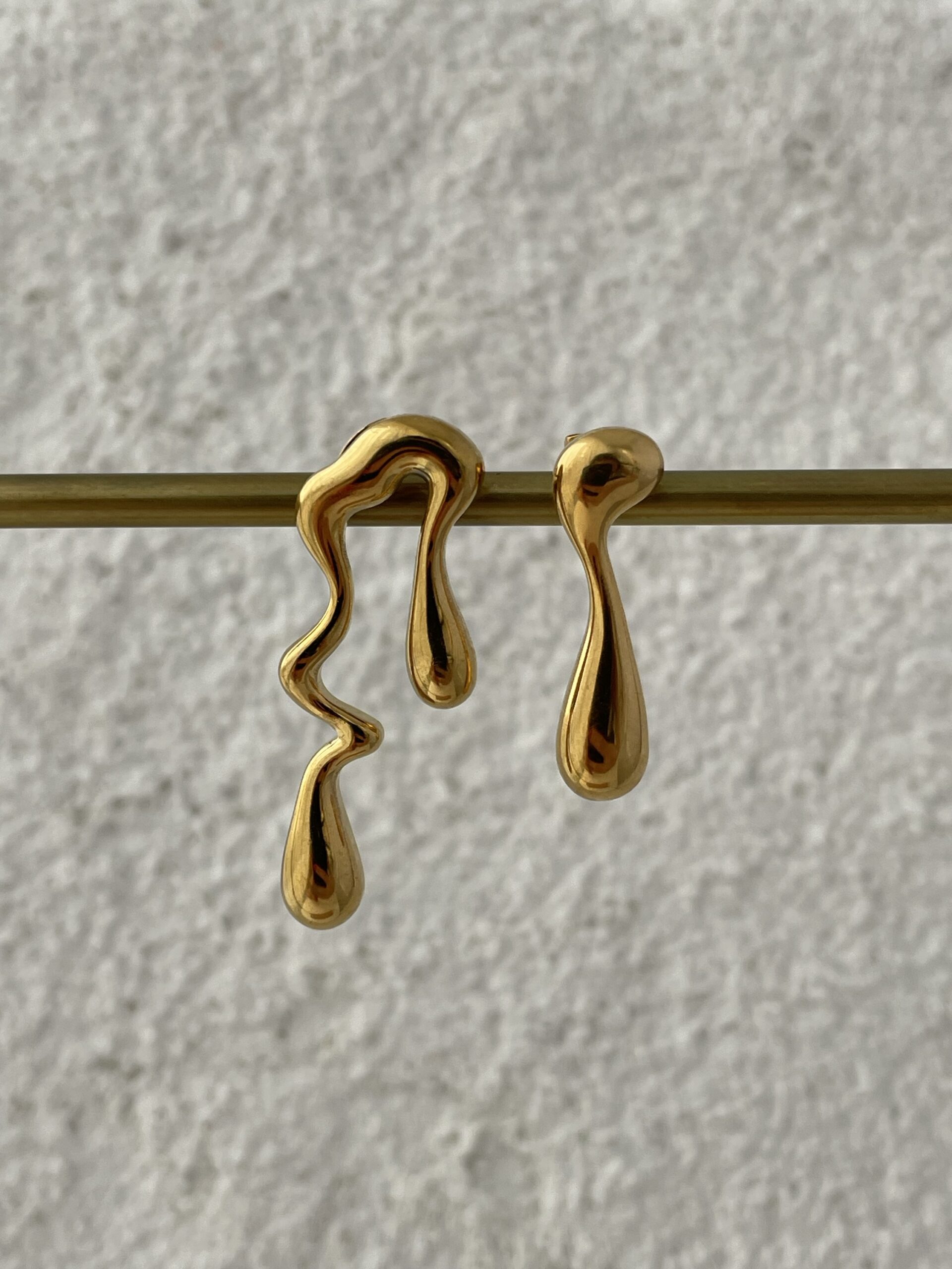 img_4693 Çelik Su Damlası Gold Küpe