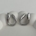 Çelik Asimetrik Desen Gümüş Küpe