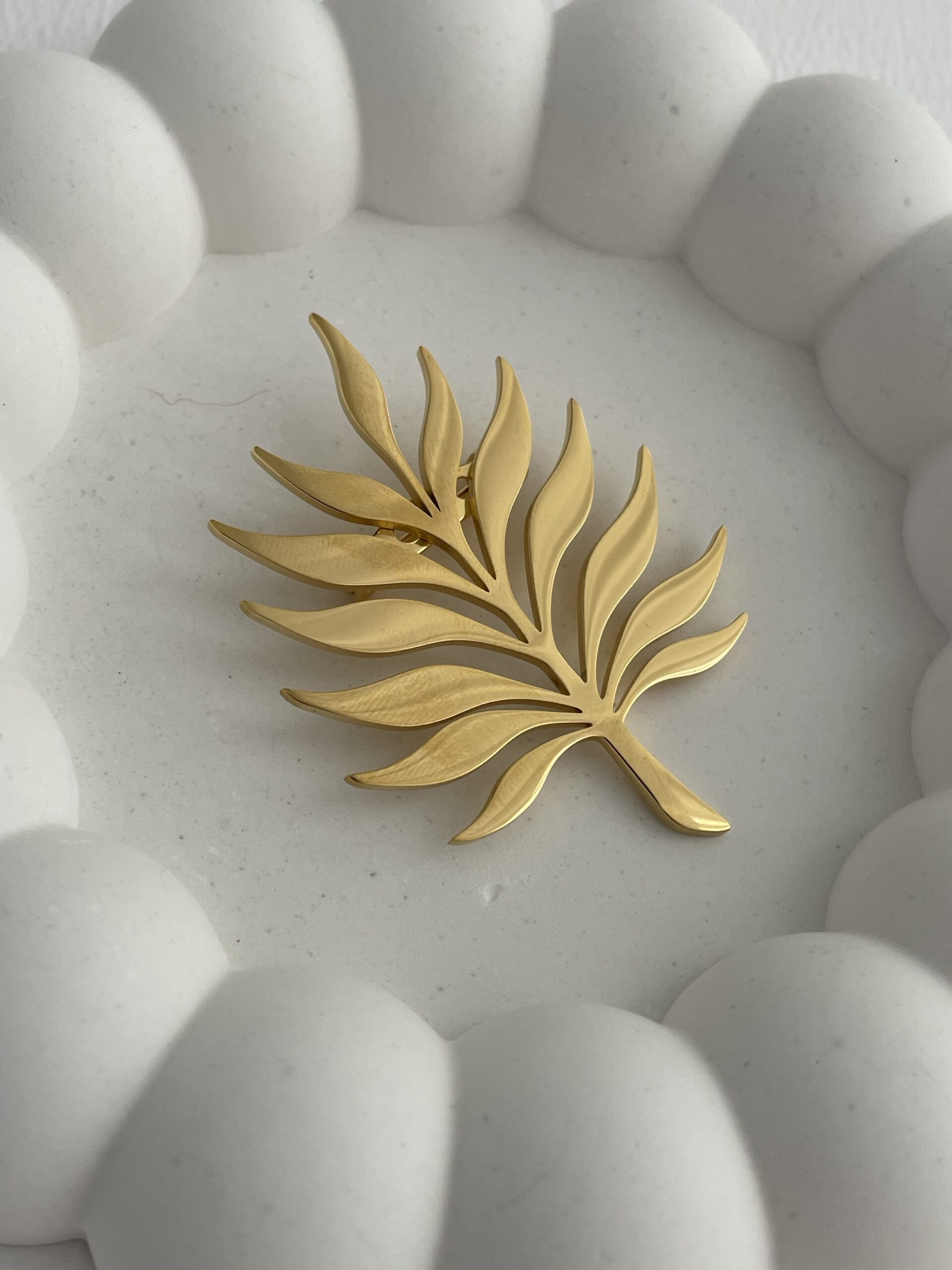 img_4733 Özel Seri Yaprak Tasarım Gold Plaka Broş