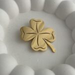 Özel Seri Yonca Tasarım Gold Plaka Broş