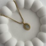 Çelik Sedefli Oval Desen Burgu Zincir Gold Kolye