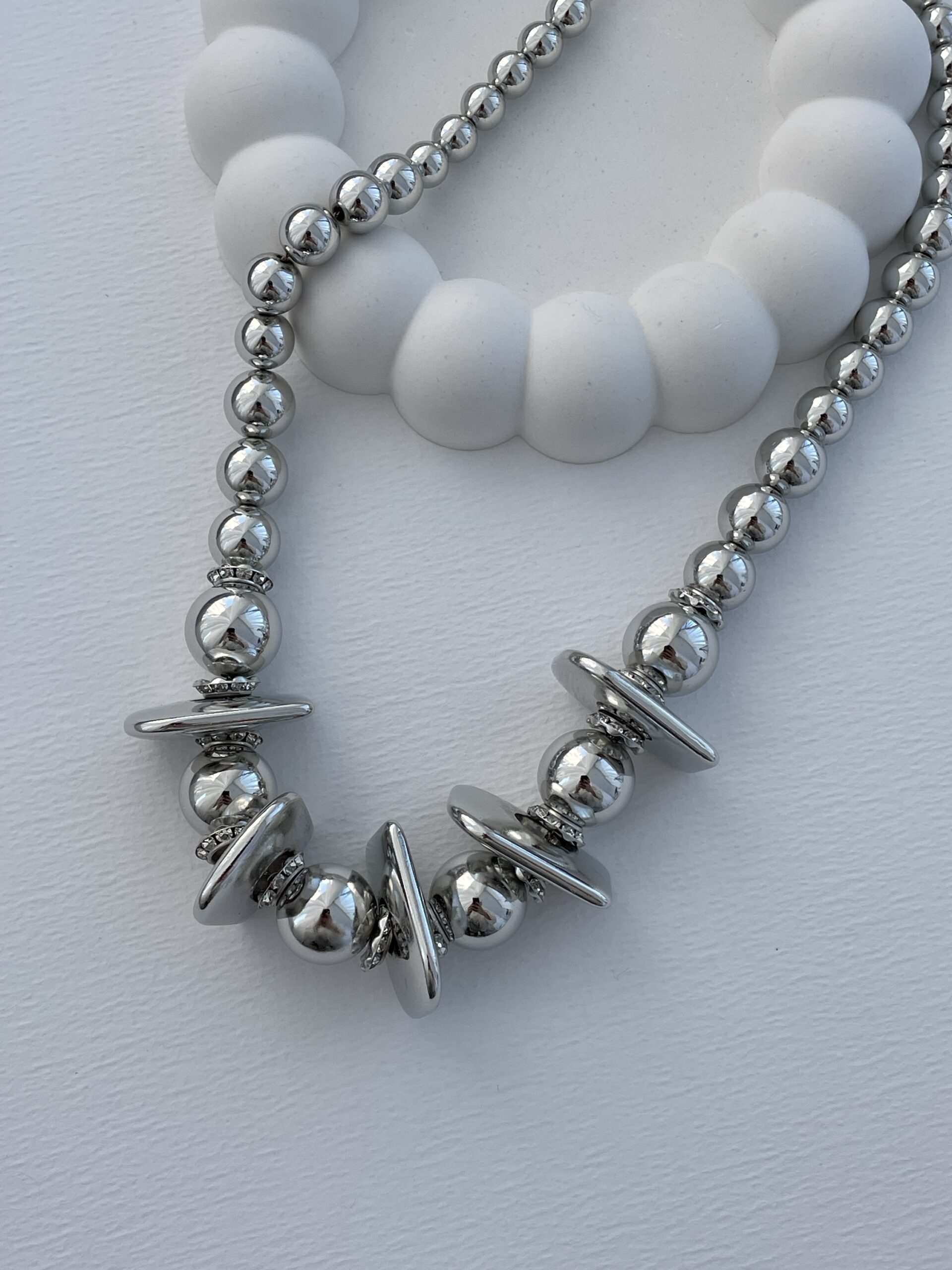 img_5636 Özel Seri Top Tasarım Dikdörtgen Plakalı Gümüş Kolye