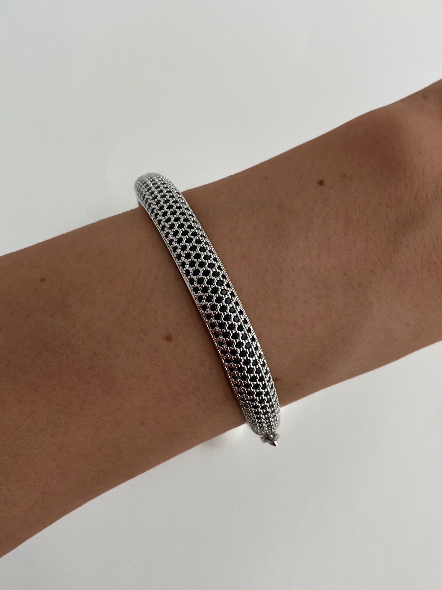 img_6542 Özel Seri Siyah Zirkon Taşlı Gümüş Kelepçe Bileklik