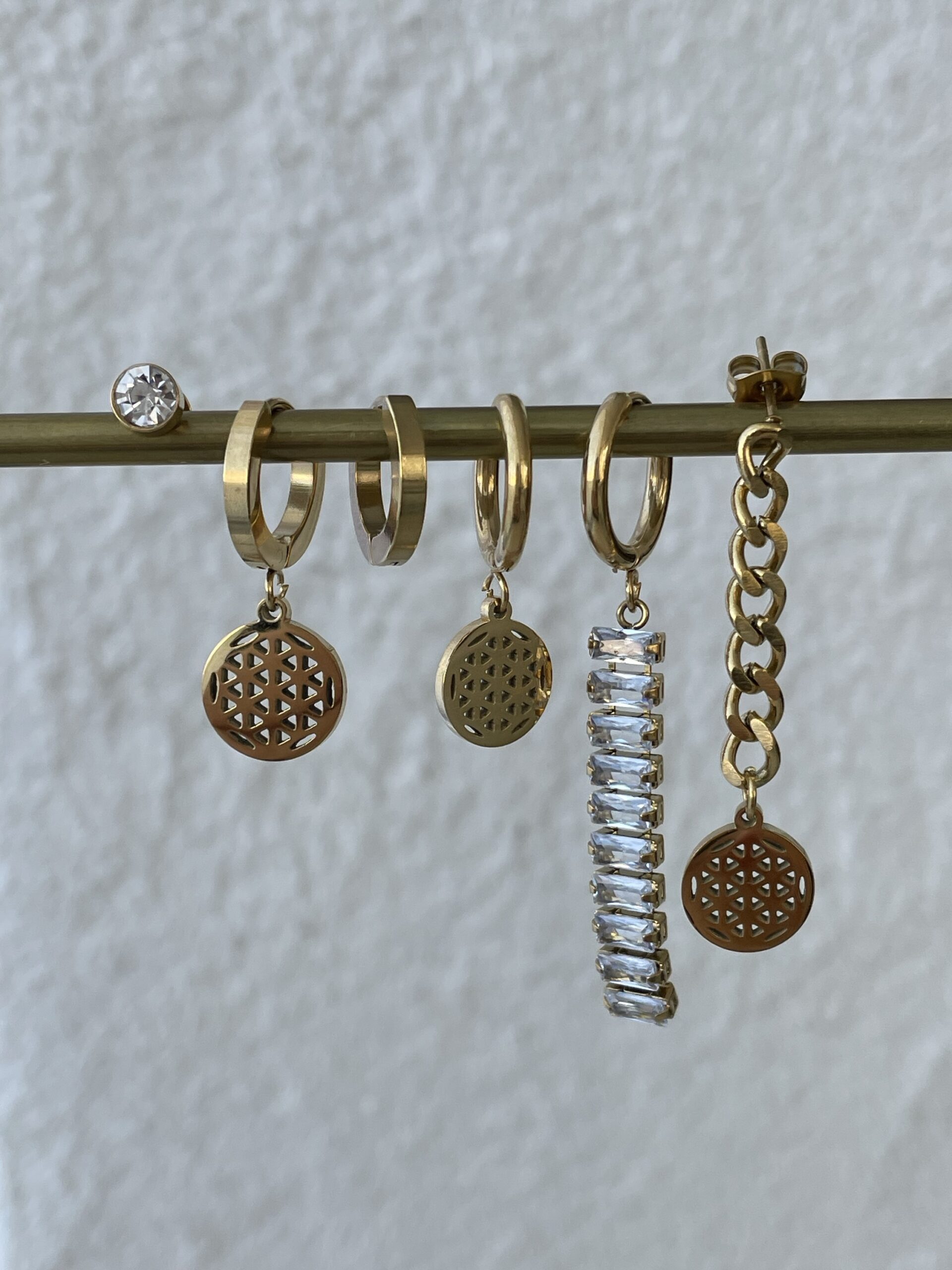 img_6826 Çelik Baget Taşlı Altılı Gold Küpe Seti