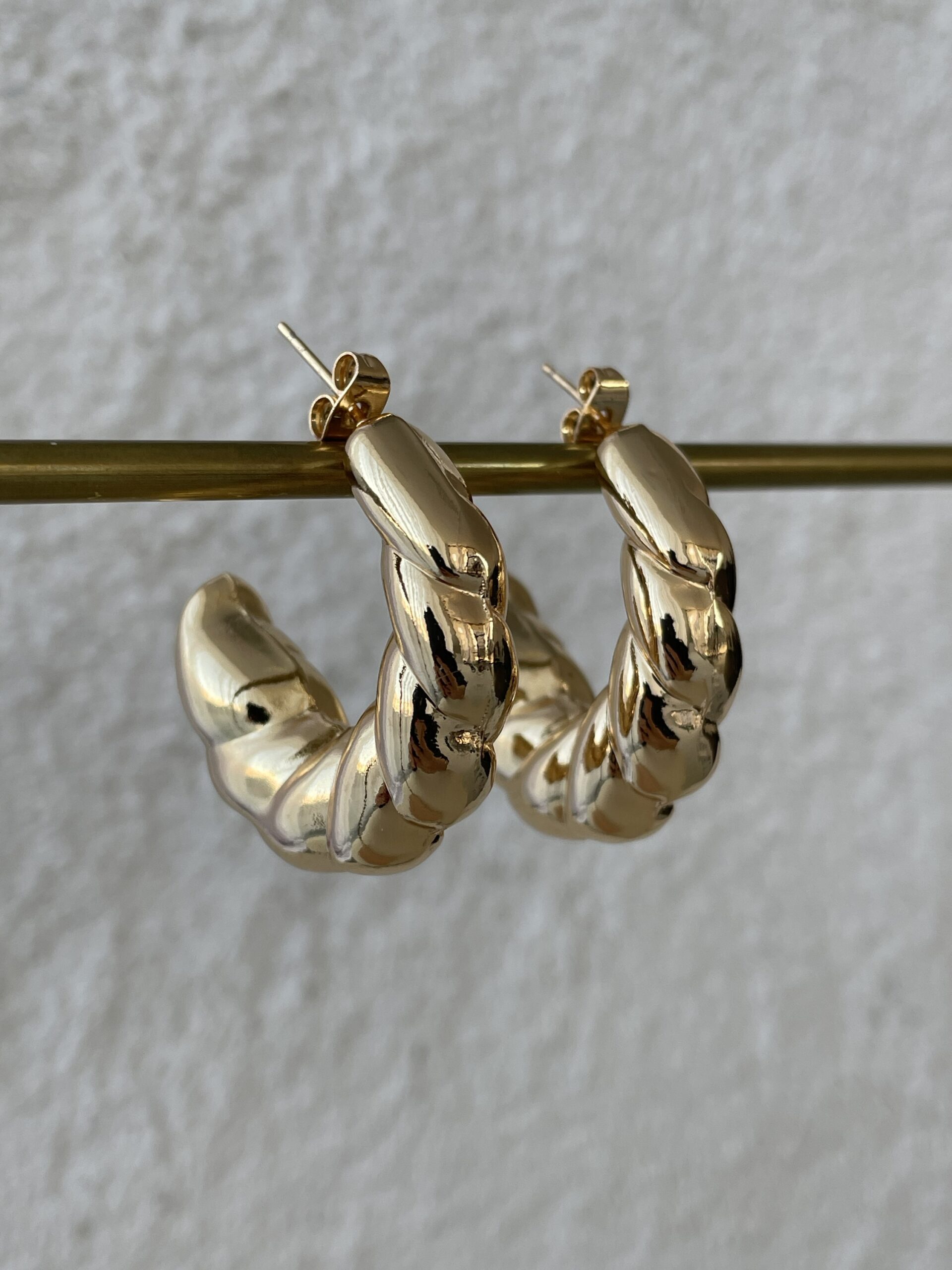 img_6943-1 Özel Seri Kalın Burgu Tasarım Gold Küpe