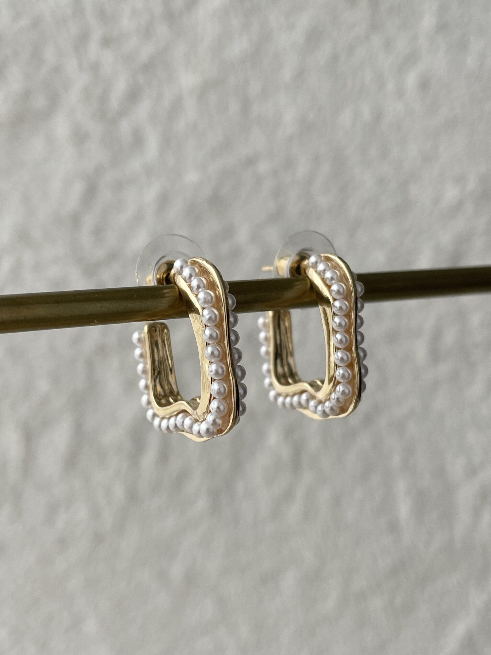 img_7190 Özel Seri Asimetrik Desen Gold İnci Küpe