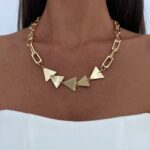 Özel Seri Figaro Zincir Üçgen Plaka Gold Kolye