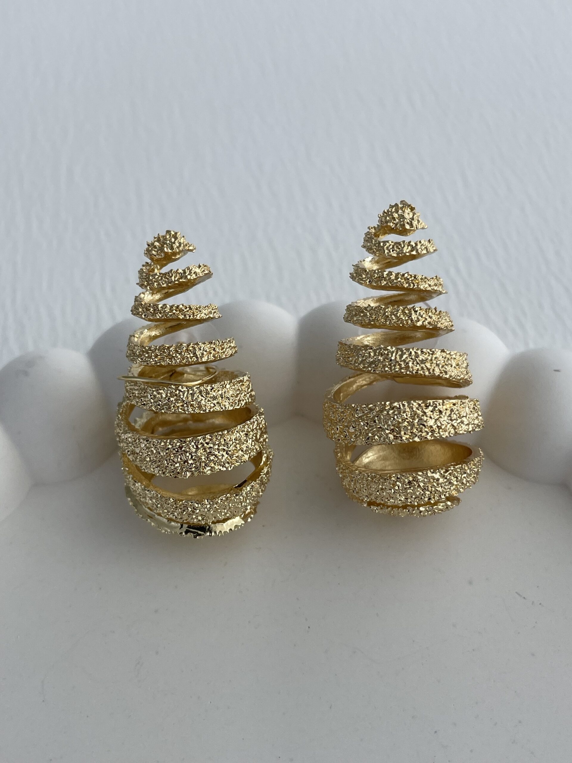 img_0019 Özel Seri Parlak Gold Marka Küpe