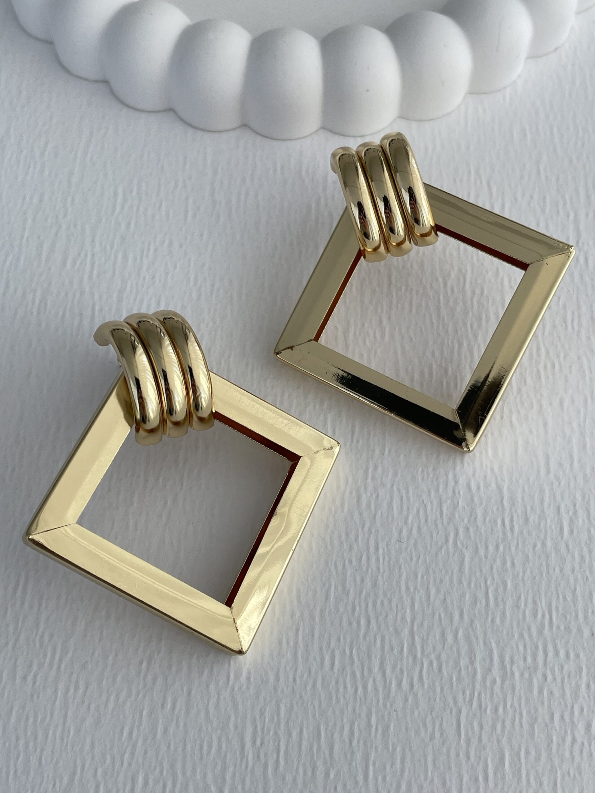 img_0062 Özel Seri Kare Tasarım Büyük Boy Gold Küpe