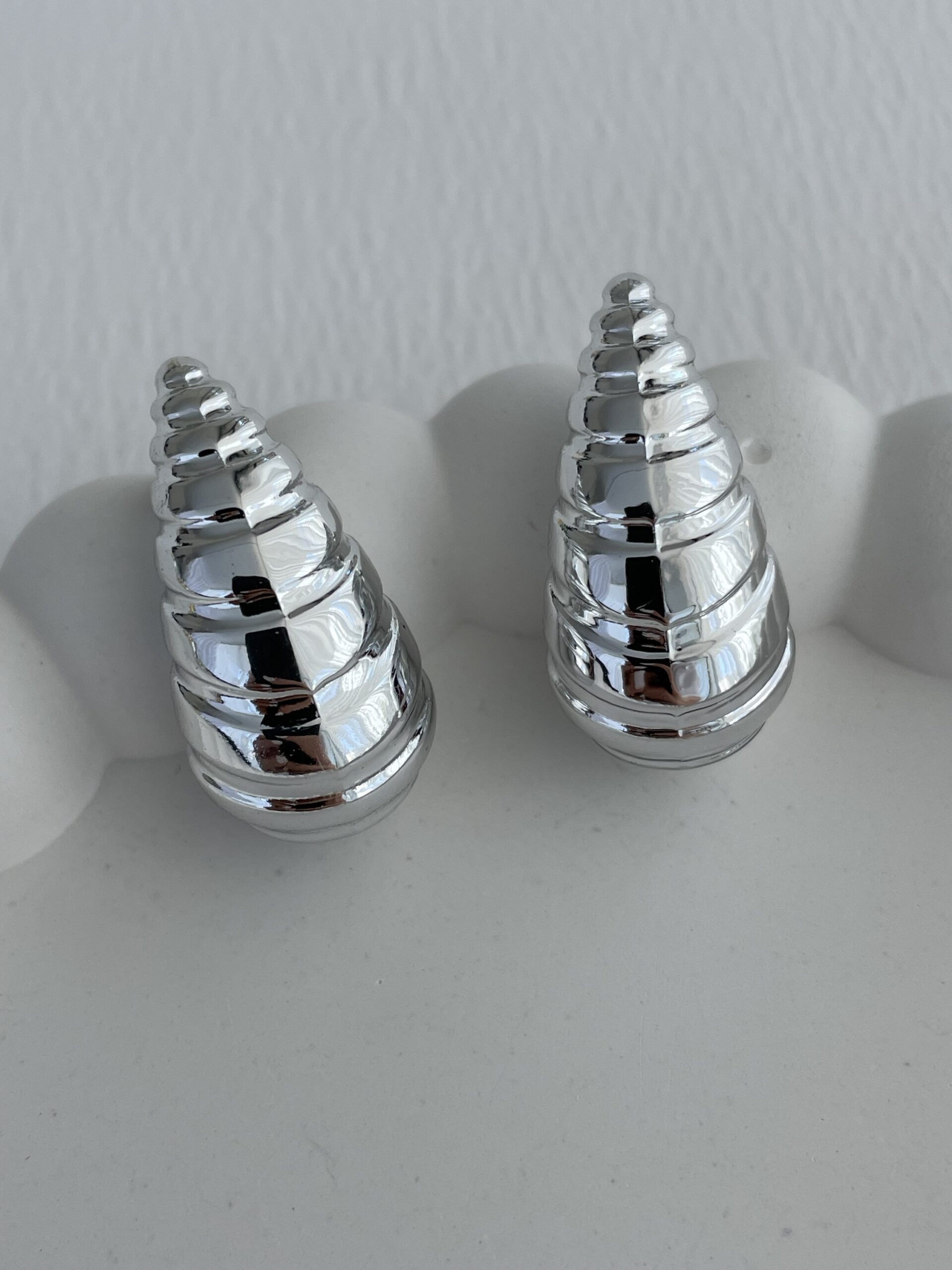 img_0103 Özel Seri Metalik Gümüş Damla Tasarım Marka Küpe