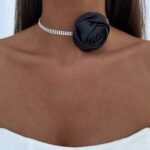 Özel Seri Zirkon Taşlı Siyah Gül Choker Kolye