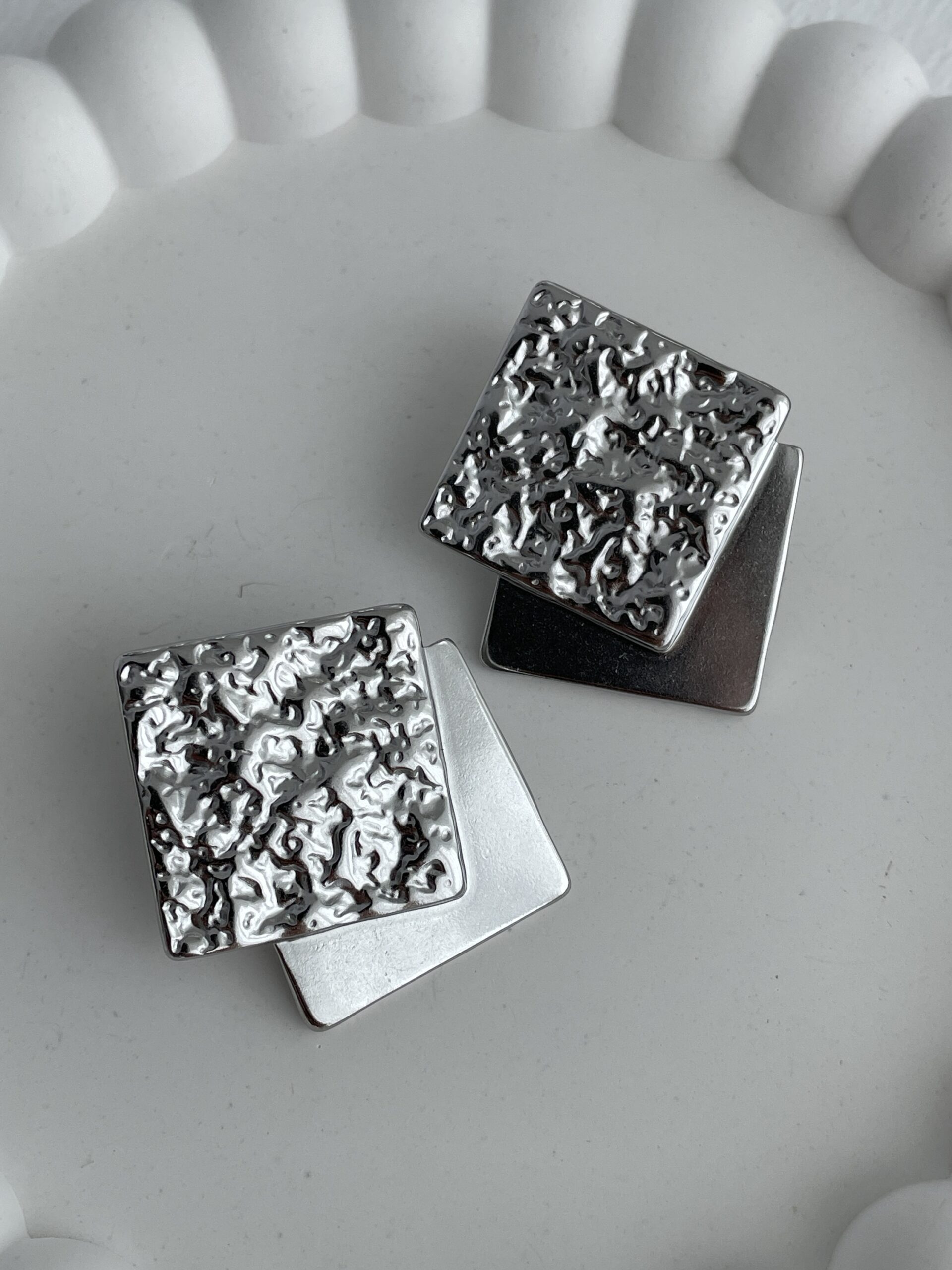 img_1670 Çelik Soyut Tasarım İkili Kare Gümüş Küpe