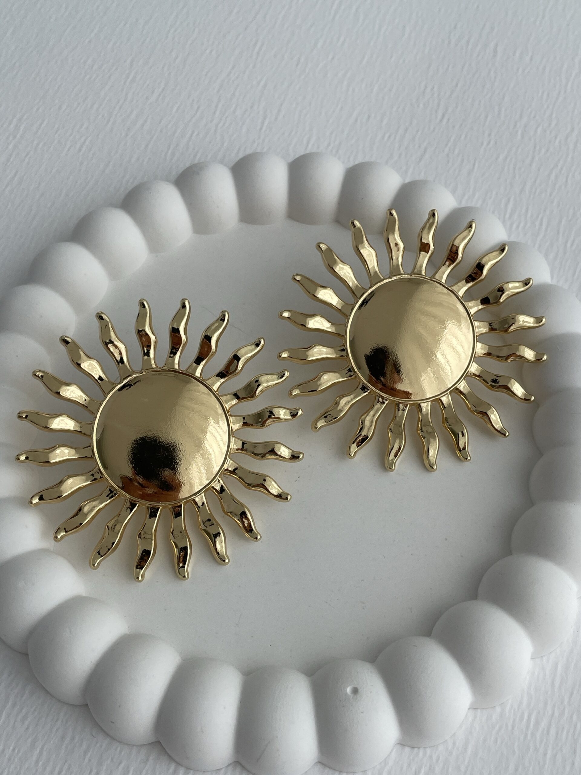 img_1705 Özel Seri Büyük Boy Gold Güneş Küpe