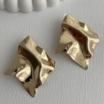 Özel Seri Marka Model Soyut Tasarım Gold Küpe