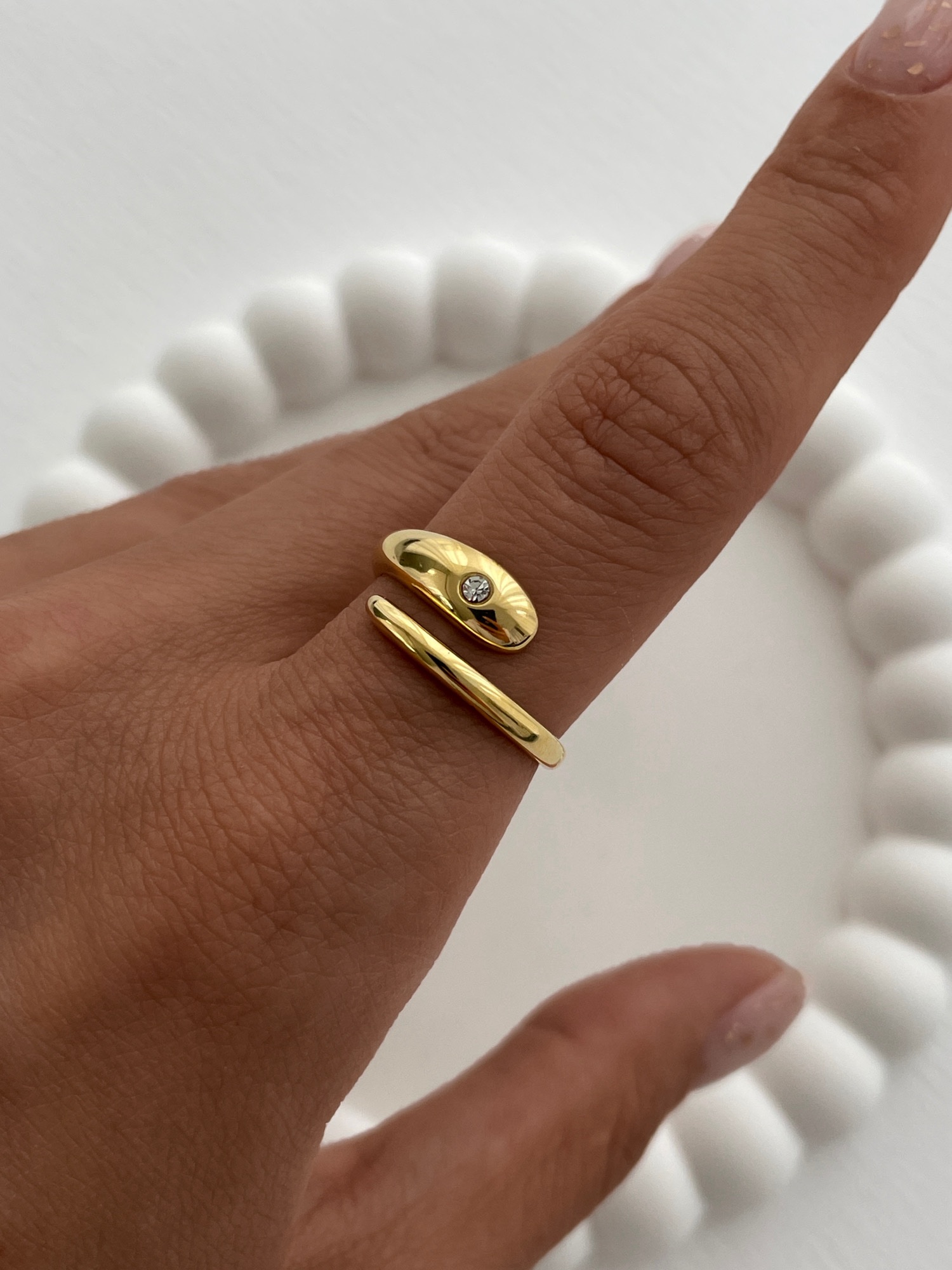 img_3819 Özel Seri Tek Taş Detaylı Yılan Tasarım Gold Ayarlanabilir Yüzük